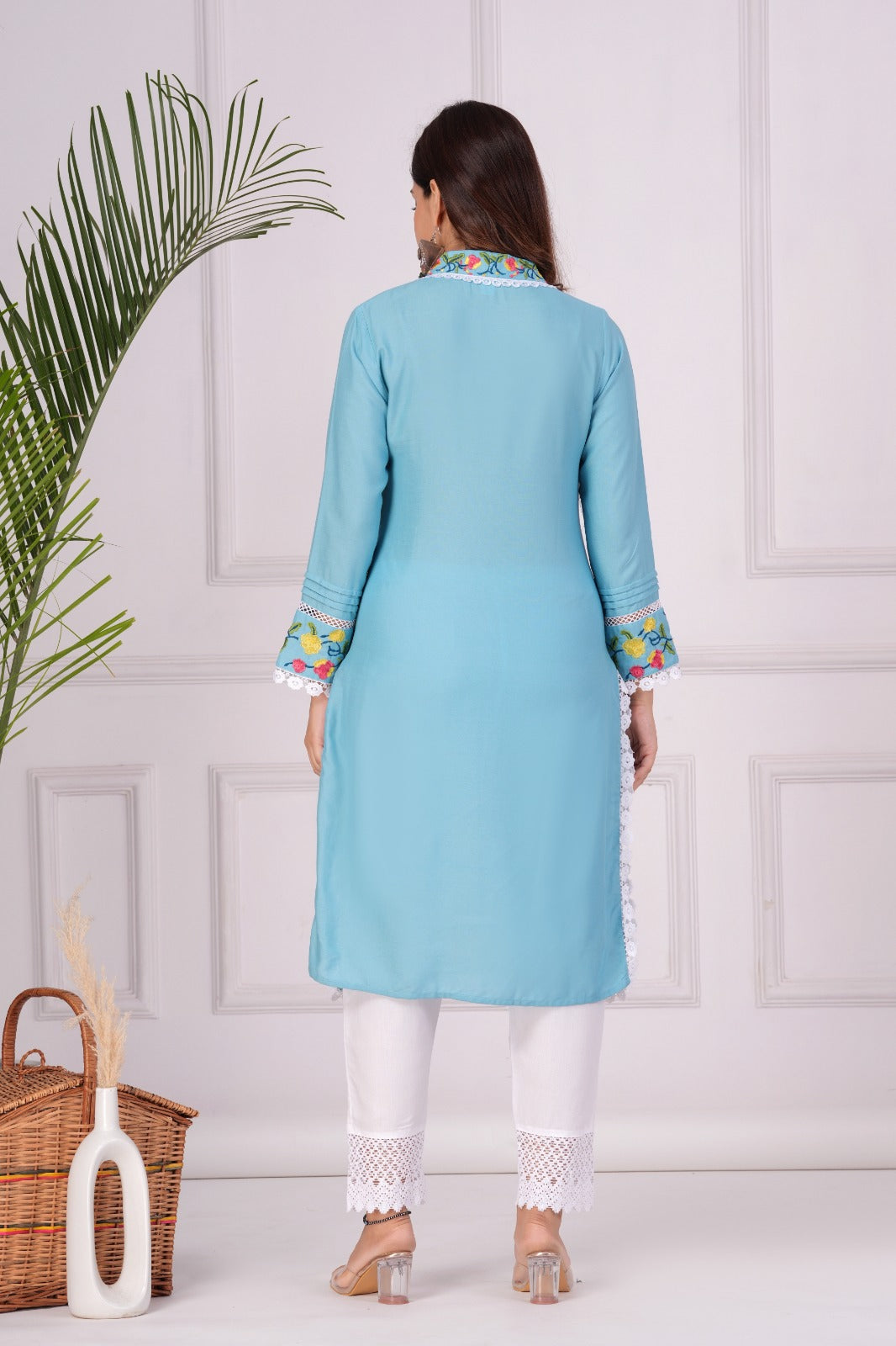 Embroidered Kurta and Pant Set (Moonstone Blue)