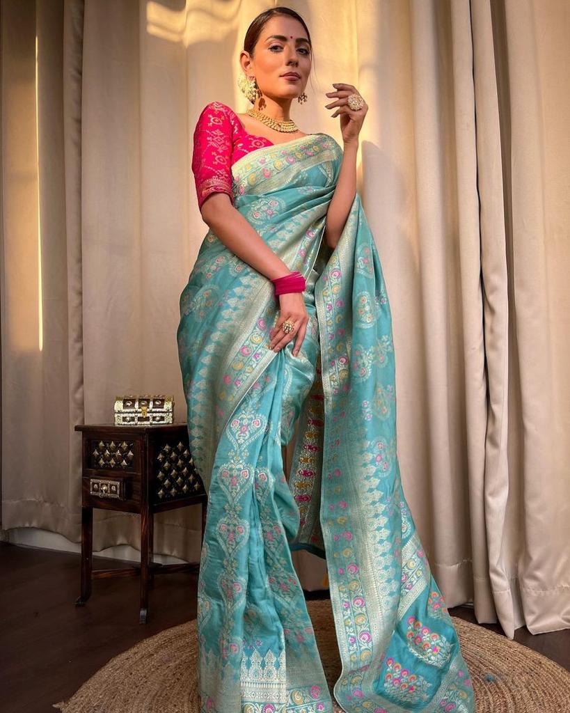 Easy-Drape Lichi Silk Saree with Banarasi Motifs