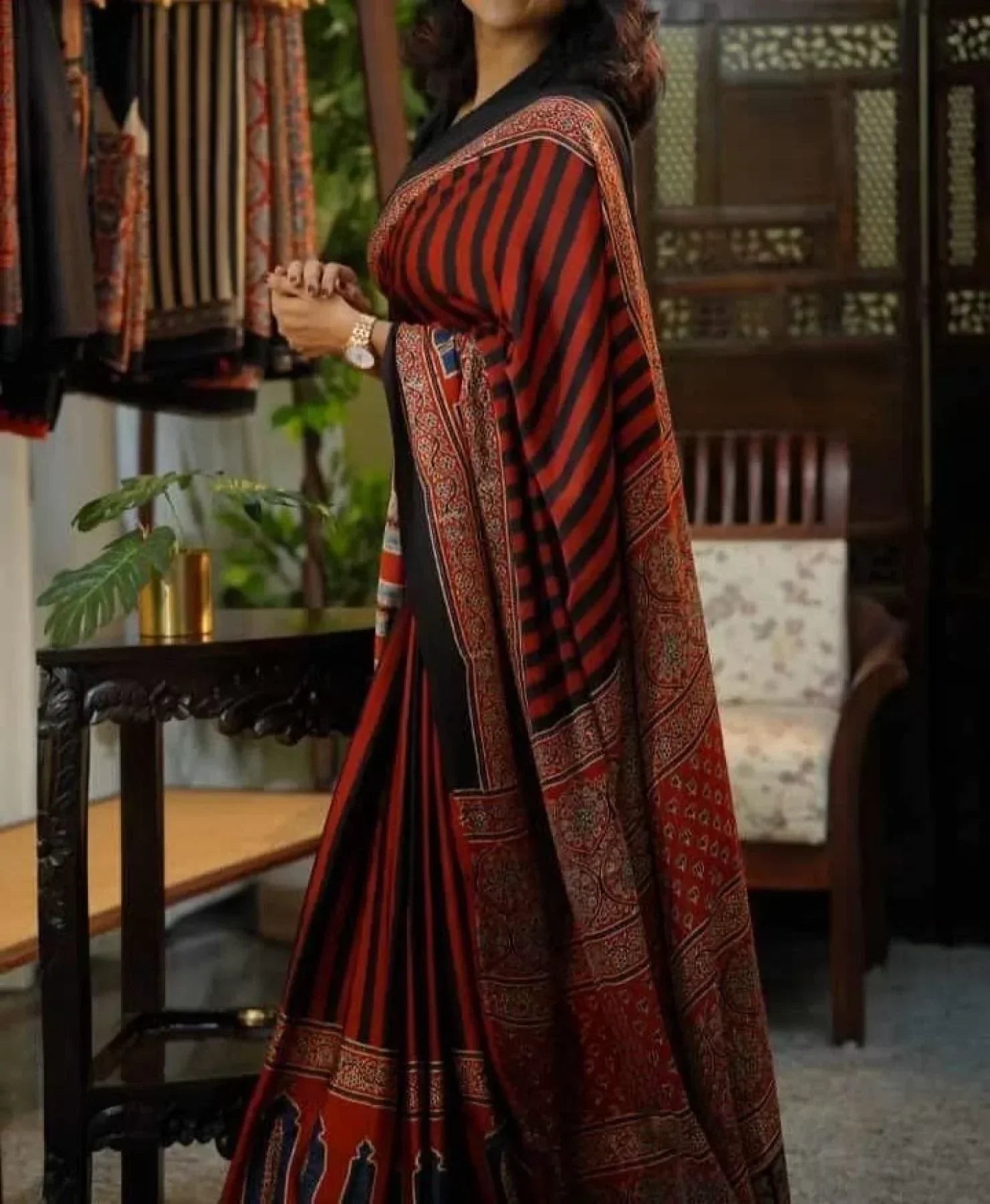 Ajrakh Print Muslin Cotton Sarees With Fumka Pallu At Wholesale Price