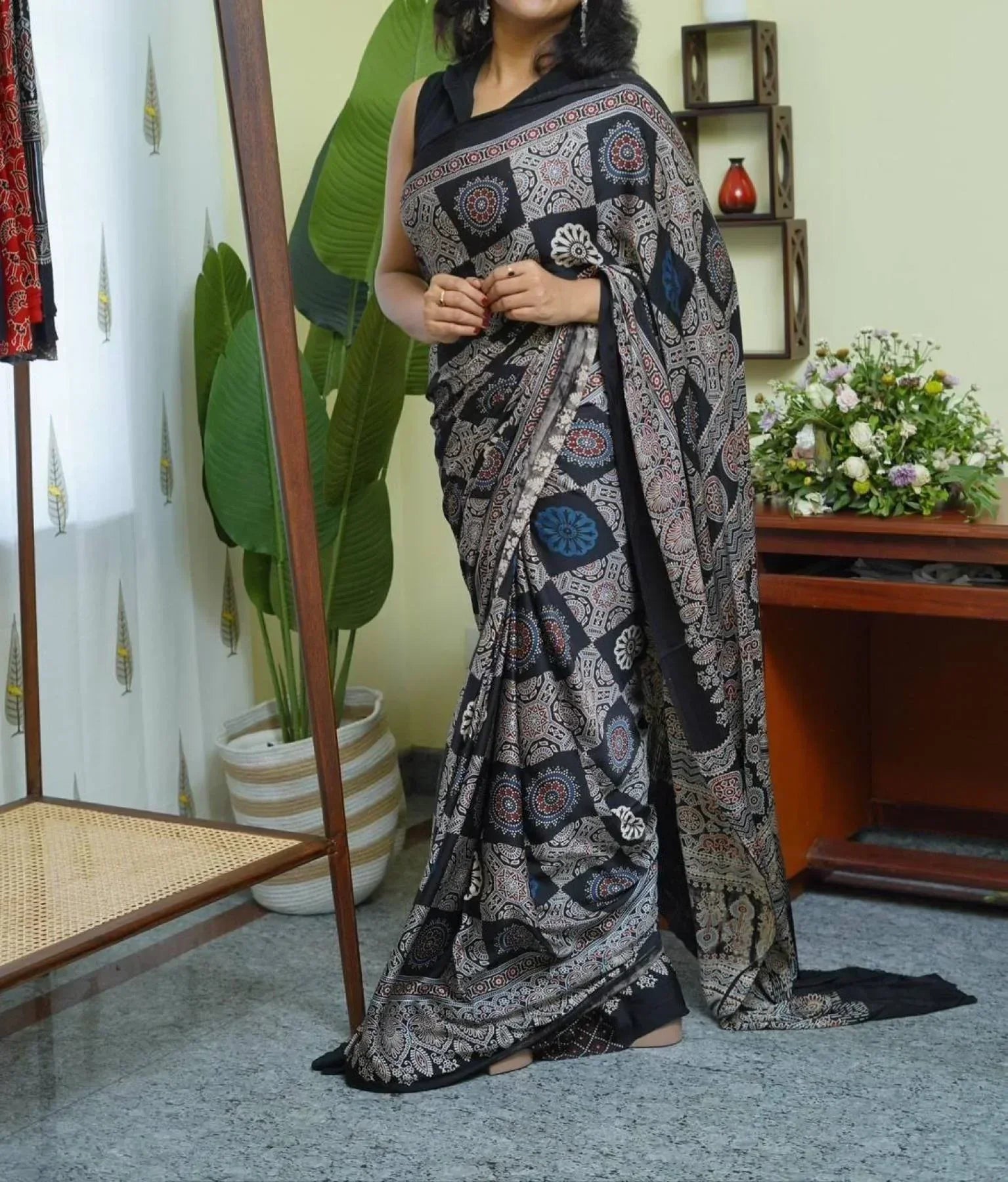 Ajrakh Print Muslin Cotton Sarees With Fumka Pallu At Wholesale Price