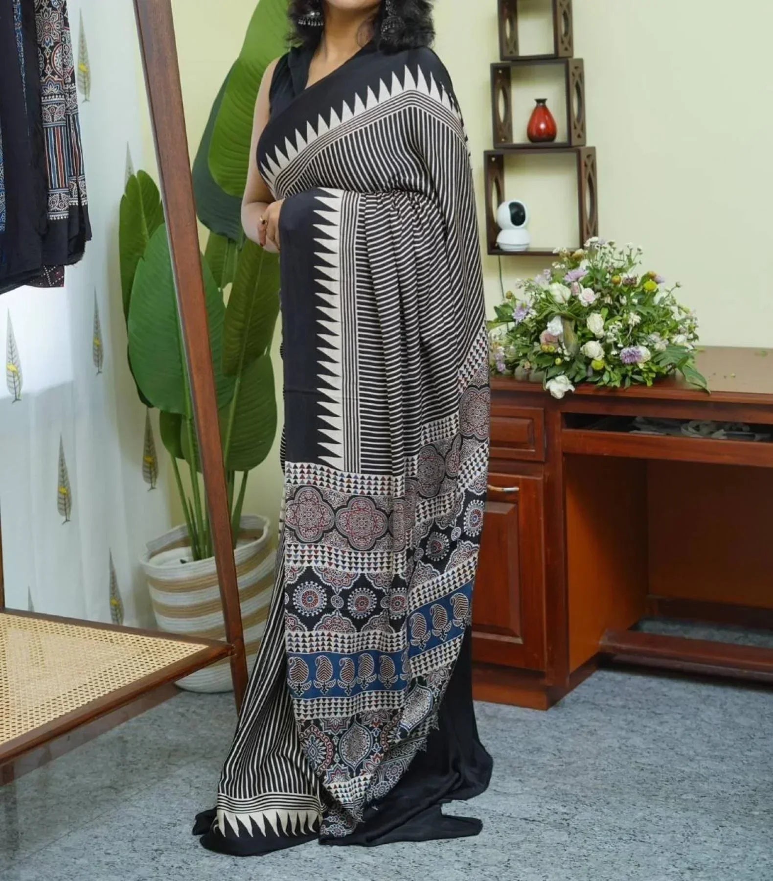 Ajrakh Print Muslin Cotton Sarees With Fumka Pallu At Wholesale Price