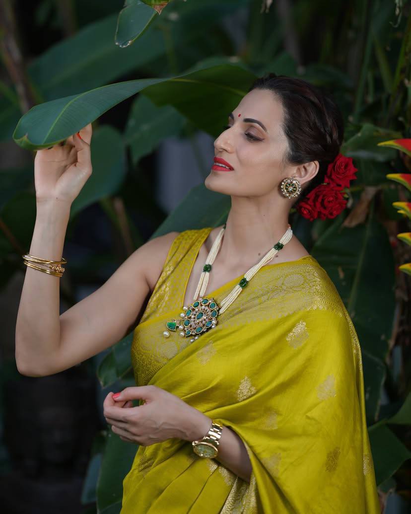 Elegant Olive Green Banarasi Silk Saree with Gold Zari Motifs