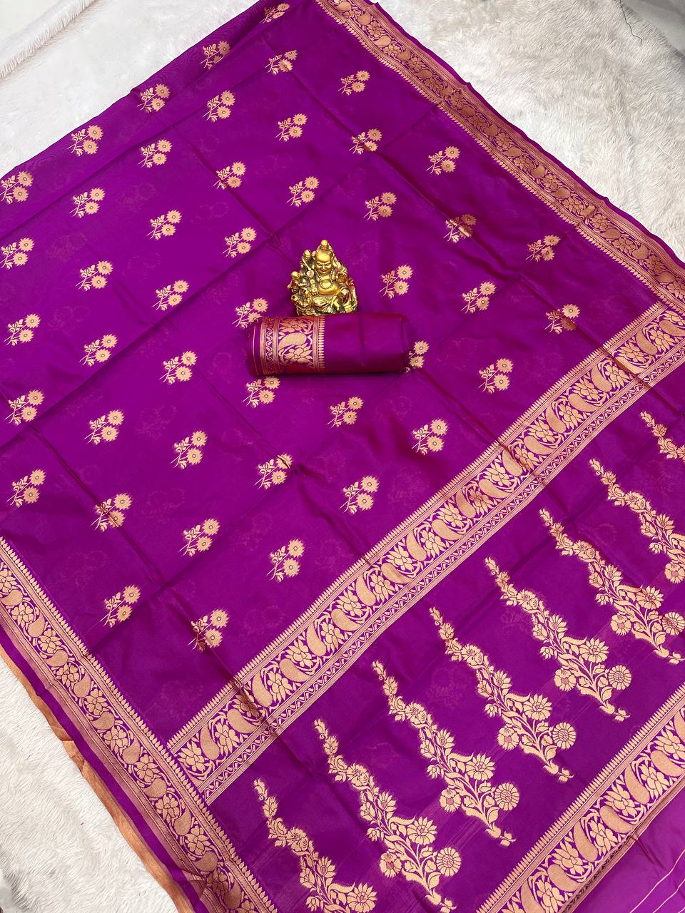 SoftAura Saree Made with Organic Banarasi Lichi Silk